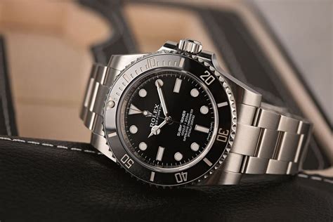 rolex 116610 vs 114060.